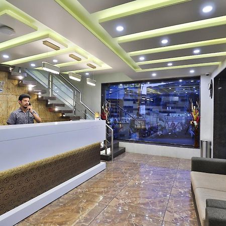 Hotel Pearl Vadodara Bagian luar foto